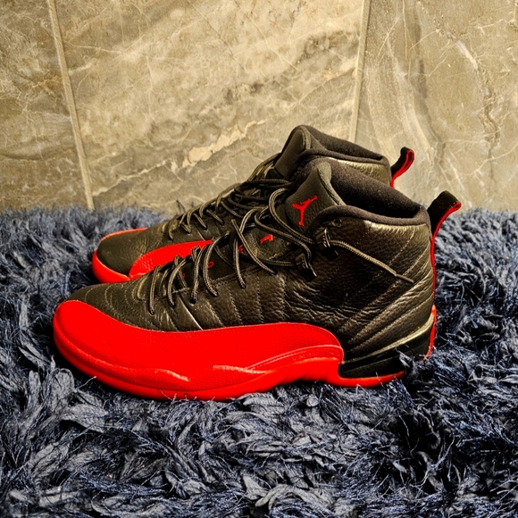 Jordan 12 Flu Game - Picture 2 of 7
